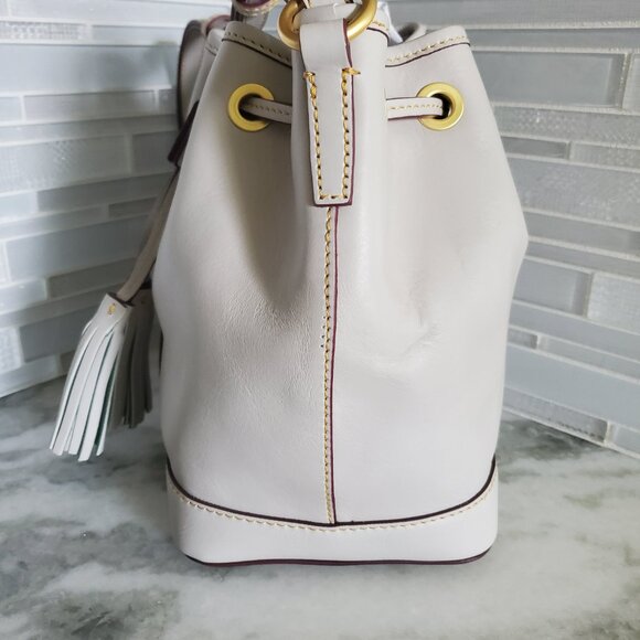 NWT Dooney and Bourke Florentine Small Drawstring & Large Zip Wristlet Ecru - Picture 3 of 16